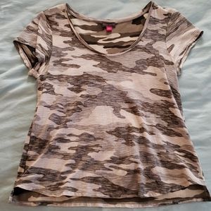Vince Camuto camouflage t-shirt